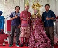 Peminangan adalah permulaan proses perkahwinan. Pengertian Istilah Istilah Adat Syarat Pernikahan Masyarakat Melayu Sekayu Apero Fublic