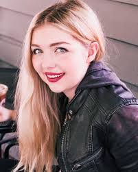 Annette Leclair's Instagram, Twitter & Facebook