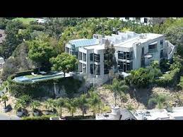 (i) you are not at least 18 years of age or the age of majority in each and every jurisdiction in which you will or may view the sexually explicit material, whichever is higher (the age of majority), (ii) such material offends you, or. Rihannas 5 Millionen Euro Haus Youtube
