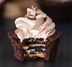 Recette Cup Cake Oreo Et Beurre D Arachide Cupcake Recipes Chocolate Oreo Recipes Peanut Butter Oreo