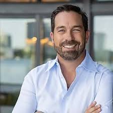 Top 30 Luxury Real Estate Influencers in 2026