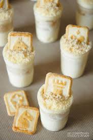 Custard 3⁄4 cup (150 grams) granulated sugar 1⁄4 cup (35 grams) cornstarch 1/4 teaspoon fine salt 6 large. Pen N Paperflowers Sugar Mini Banana Pudding Dessert Shooters Banana Pudding Desserts Banana Pudding Mini Desserts