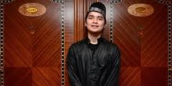 His birthday, what he did before fame, his family life, fun trivia facts, popularity rankings, and more. Pernikahan Anak Ustaz Arifin Ilham Setelah Lulus Sma Muhammad Alvin Faiz Akan Kuliah Di Mekah Merdeka Tag Page 1