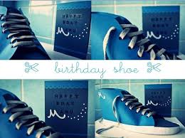 Schuh Aus Papier Basteln Als Geschenkverpackung Geldgeschenk Kreativ Verpacken Nicest Things Geschenke Verpacken Gutschein Basteln Schuhe Basteln Mit Papier