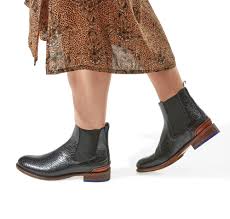 Floris van bommel hanteert voor de herenschoenen het engelse (uk) schoenmatensysteem in hele en halve maten (5 t/m 13½). Floris Van Bommel Dames Enkellaarsjes Zwart 85643 Van Den Assem