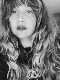 Shelly Cross's Instagram, Twitter & Facebook