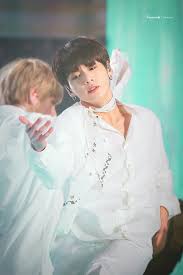 pin oleh bts exo di jungkook fandom kim suami