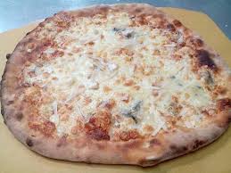 Rispondono l'azienda e il nostro esperto. Pizza Ai 4 Formaggi Mozzarella Mascarpone Gorgonzola E Scaglie Digrana A Crudo Picture Of U Funnu Du Cavaleri Sicily Tripadvisor
