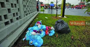 Malah ada segelintir pembuang sampah itu mengambil jalan mudah dengan hanya melontar atau membuang sampah di. Sampah Sarap Cemari Jalan Tasik Titiwangsa Wilayahku