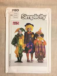 Childs Clown Kostum Vintage 80er Jahre Einfachheit 7120 Shirley Bosford Jester Hobo Muster Grosse Medium Kindes Grosse 6 8 Ungeschnitten In 2020 Pattern Vintage Clown