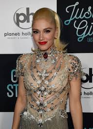 17 Famous Celebs Who Had Not So Famous Jobs Before They Became Stars Red Carpet Party Attire Gwen Stefani Formal Dresses Long