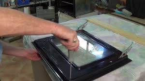 If so replacing it is easier than you might think. How To Repair Cooker Door Glass Has Come Loose On The Bracket Or Hinge How To Repair