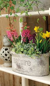 Vous trouverez dans notre gamme des pots de toutes tailles et dimensions ainsi que des jardinières et suspensions. 5 Mises En Scenes Pour Potees Printanieres Fleurs Printemps Plante Pour Jardiniere Plantes D Automne