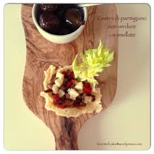 Metti una fogliolina di insalata oppure del pane o del parmigiano per assorbire l'umido. Cestini Di Parmigiano Con Verdure Caramellate Scent Of Cake