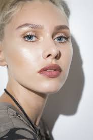 See The Best Makeup Looks From Fashion Month So Far Makeup Looks Summer Makeup Trends Top Makeup Products