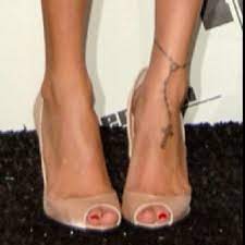 Ankle Rosary Tattoo If I Ever Had The Balls To Get Ink I D Totally Get This So Cool So Feminine The Blessed Mot Rosary Tattoo Love Tattoos Ink Tattoo