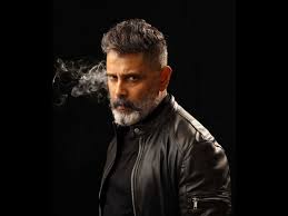 11 de maio de 2020. Vikram Hikes His Remuneration Post Kadaram Kondan S Box Office Success Filmibeat