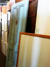 Re purpose old door into desk screen. How To Repurpose A Door Into A Coffee Table How Tos Diy