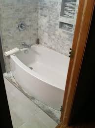 Buy whirlpool tubs, air tubs, air baths, free standing tubs, whirlpool bathtubs, soaker tubs, soaking tubs, jacuzzi bathtubs, jetted tubs, spa tubs we carry whirlpool tubs and free standing bathtubs by jacuzzi®, jason international, maax, mansfield, atlantis, hydrosystems, kohler, american standard. Kohler Expanse 5 Ft Acrylic Left Hand Drain Rectangular Alcove Bathtub In White K 1100 La 0 The Home Depot Bathroom Remodel Shower Small Bathroom Bathtub Remodel