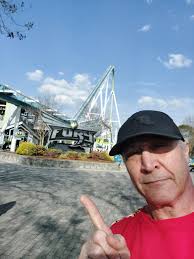 Does Carowinds do early ride times?