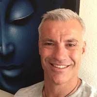 80+ perfiles de «Freysinger»