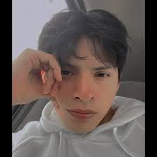 La familia de mi novia: hasta que andas con uno guapo. Yo haciendo como que  no escuché: