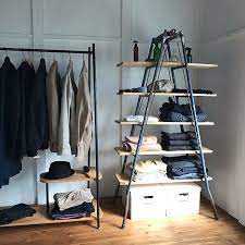 お気に入りの服が活きる ショップのような衣類収納 セレブのクローゼット ストライプの壁 子ども服 収納