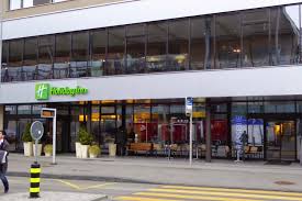 The hotels surroundings are embossed by the pulsating life of switzerlands most famous concert and music. Hotel In Zurich Holiday Inn Zurich Messe Ticati Com