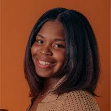 Heidi Dittmer's Instagram, Twitter & Facebook