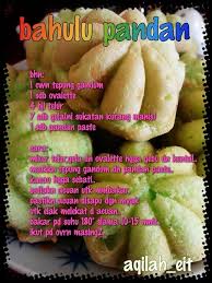 Kuih bahalu is a dessert traditionally baked using brass moulds placed on hot sand and it comes with a few varieties. Bahulu Pandan Mochi Cake Yummy Cakes Cake Recipes