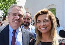 Acusan a la pareja presidencial de celebrar un cumpleaños en plena cuarentena de 2020. La Indignante Foto Del Cumpleanos De Fabiola Yanez En Plena Cuarentena Diario El Norte