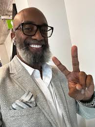 Bringing some peace and love to your timeline. ✌🏽🤎