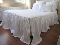 Drei Doppelseitig Geteilten Skirted Tagesdecke Shabby Schicke Bettwasche Benutzerdefinierte Tagesdecke Voller Konigin Konig Weiss Rosa Elfenbein Haferflocken Creme Baumwolle Nurdanceyiz Shabby Chic Betten Shabby Chic Schlafzimmer Und Schabby Schick