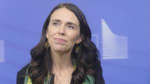 Jacinda ardern has distanced herself from a recently released biography documenting her leadership style, less than a week after joining widespread criticism of a film that focuses on her role leading new. Das Sagte Jacinda Ardern Dem Mann Der Ihre Katze Uberfuhr