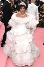 Joan collins, jane seymour und denise richards (v.l.) auf dem roten teppich in madrid (bild: Met Gala Joan Collins Danijela Pilic Glam Slam