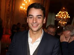 Julian bugier réagit à son portrait publié dans libé. Julian Bugier Trop Beau Pour Etre Presentateur Du Jt Etre Ramene A Son Physique C Est Frustrant