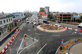 Pledoarie pentru completarea legii privind circulația în sens giratoriu! Foto Sambata Se Deschide Circulatia In Primul Sens Giratoriu De La Serbanesti Bacau Net