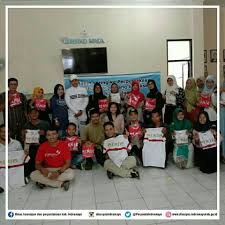 However, this painting seems to be something not quite right. Meraih Omzet Puluhan Juta Dengan Online Marketing Dinas Kearsipan Dan Perpustakaan Kab Indramayu