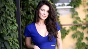 Scorp videoları ilgi bir anda fenomen olan kitlesi tarafından büyük bir beğeni toplayan deniz işın kaç yaşında? Pinar Deniz Estetik Sorularina Cevap Verdi