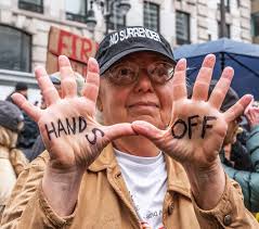 Hands Off Rally in NYC #curioustourist @iloveny #newyorkcity #notokay  #protest #freespeech @nppa #fujifilm @fujifilmx_us #instadaily @apanewyork