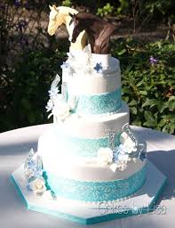 Equestrian Wedding With Custom Horse Head Toppers Cakes By Lisa Wedding Inspirasi Wedding Cake Toppers Horse Western Wedding Cakes Horse Birthday Cake