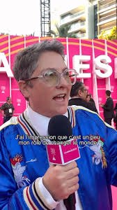 Thank you @canneseries 💓, Joey Soloway, Prix @Konbini de l’Engagement sur  le tapis rose ce soir ! 💖#CANNESERIES, « Et vous, vous sentez aussi la  responsabilité de changer le monde ? », @orttu_official ...
