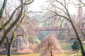 Au parc montsouris depuis 1982. In Search Of Paris Best Kept Secret Space Buttes Chaumont Solosophie