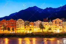 Innsbruck inn is situated at the base of mansfield mountain and is just 5 miles from the stowe ski innsbruck inn has plenty of facilities to keep guests occupied. Innsbrucker Damm Mit Schonheitshausern Am Inn Innsbruck Ist Die Hauptstadt Von Tirol In Westosterreich Lizenzfreie Fotos Bilder Und Stock Fotografie Image 85213948