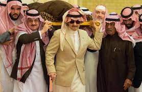 أعلن الأمير السعودي الوليد بن طلال، ثاني أكبر مساهم في مؤسسة نيوز كورب التي يرأسها قطب الإعلام، روبرت مردوخ، أنه لن يبيع أسهمه في المؤسسة. Ø§Ù„ÙˆÙ„ÙŠØ¯ Ø¨Ù† Ø·Ù„Ø§Ù„ ÙŠØ¸Ù‡Ø± Ø¨Ø¹Ø¯ Ø´Ø§Ø¦Ø¹Ø© Ù‡Ø±ÙˆØ¨Ù‡ ÙˆØ®Ø§Ù„Ø¯ Ø¨Ø§Ù„Ù…Ø´ÙÙ‰ ØµÙˆØ±