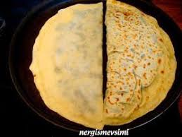 Sac Boregi Tarifi Sac Boregi Nasil Yapilir El Acmasi Sac Boregi Tarifi Sac Boregini Bir Kisinin Oklava Ile Acip Ic Ma Gida Yemek Tarifleri Yemek