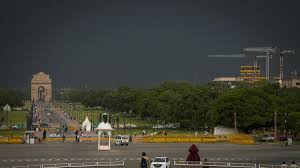 Delhi-NCR Wakes Up To Cloud Skies As Weather Office Issues Red Alert