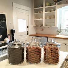 Amazing gallery of interior design and decorating ideas of kourtney kardashian kitchen in bedrooms, closets, living rooms, decks/patios, girl's rooms, dining rooms, nurseries, bathrooms, kitchens, boy's rooms by elite interior designers. 17 Kitchen Ideas Khloe Kardashian House Kardashian Home Khloe