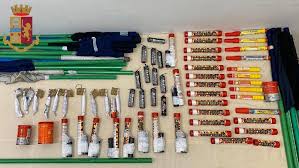 Trova tutte le informazioni di banco di napoli nella tua regione, provincia o comune e localizza le filiali con la mappa. Il Mattino Scarcerati I 5 Ultras Fermati Per Napoli Perugia Ilnapolista