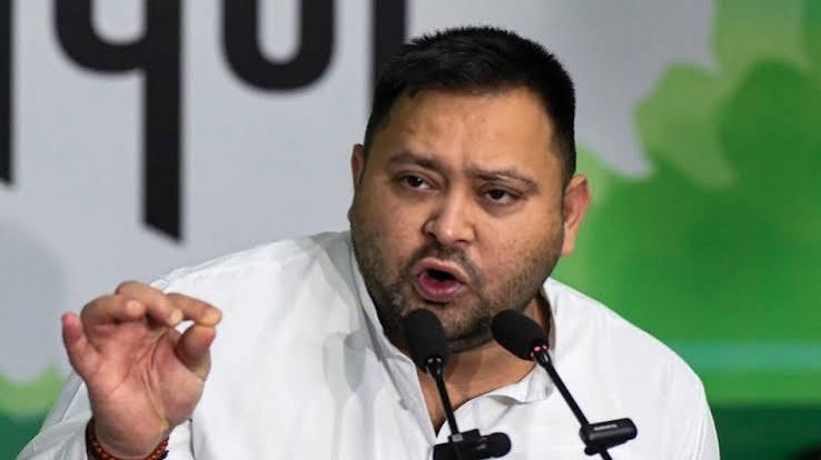 बिहार में SIR के खिलाफ 7 अक्टूबर को 'आक्रोश मार्च', तेजस्वी यादव का बड़ा ऐलान - tejashwi yadav announces aakrosh march 7 oct against sir irregularities ntc drmt - AajTak
